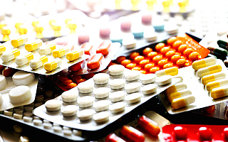 Samorząd lekarski apeluje, by nie kupować leków na zapas